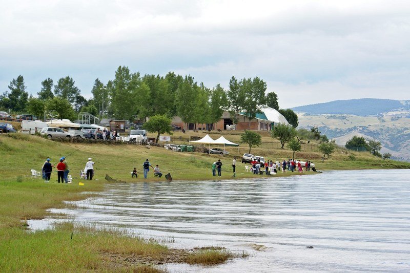 Fishing in Lake Monte Cotugno