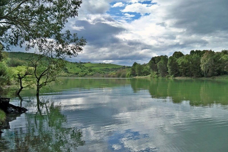 Fishing in Lake San Giuliano in Matera